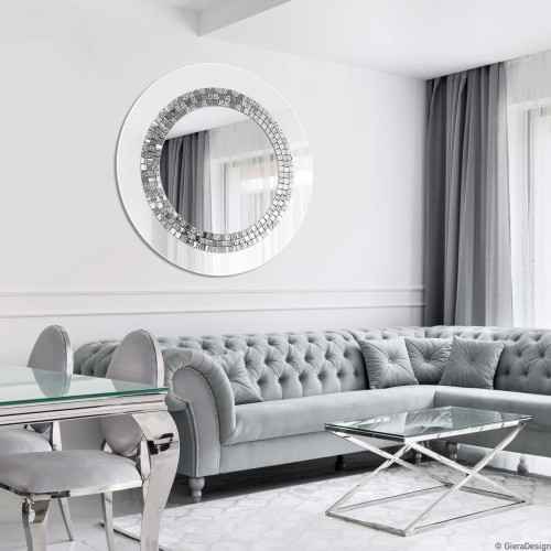 Duże okrągłe lustro Glamour białe ze srebrną mozaiką w stylowym salonie GieraDesign.