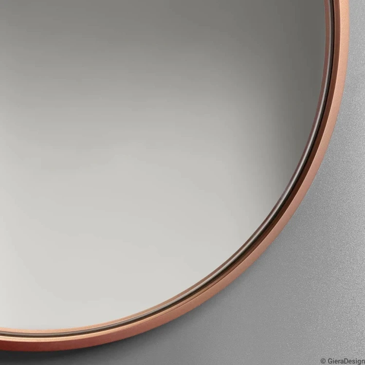 Zbliżenie na lustro Scandi Slim i jego wąską miedzianą ramę, GieraDesign
