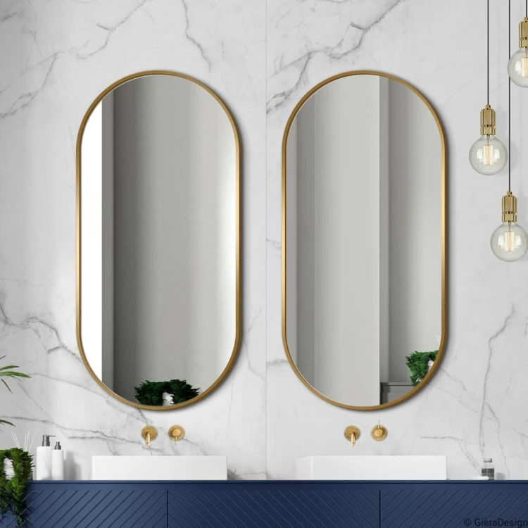 Lustro Ambient Slim złota rama dwa lustra zawieszone obok siebie w nowoczesnej łazience. GieraDesign