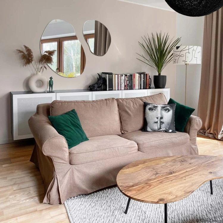 Dwa lustra łazienkowe asymetryczne Plama no.3 w kompozycji nad komodą — GieraDesign