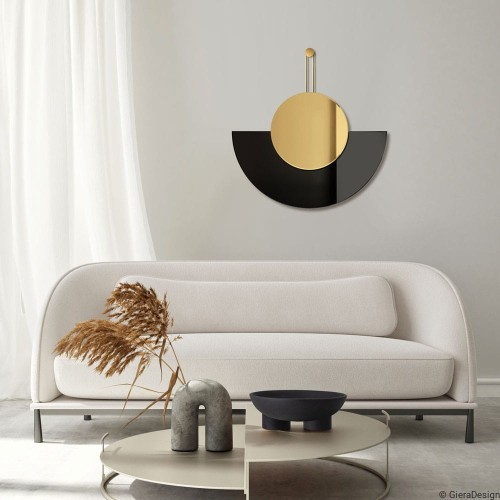 Lustro Sign Inco złoto czarne  w nowoczesnym salonie — GieraDesign
