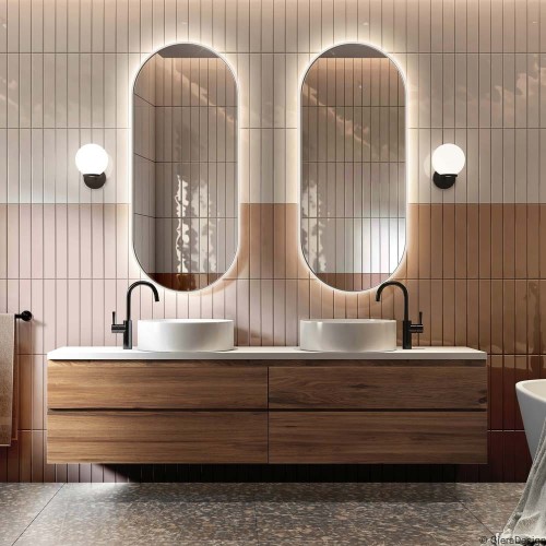 Lustro podświetlane białe – Ambient Slim, dwa w łazience wiszące obok siebie nad drewnianą szafką z dwiema umywalkami. GieraDesign