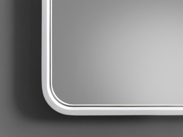 Zaokrąglony narożnik lustra Billet w białej ramie. GieraDesign