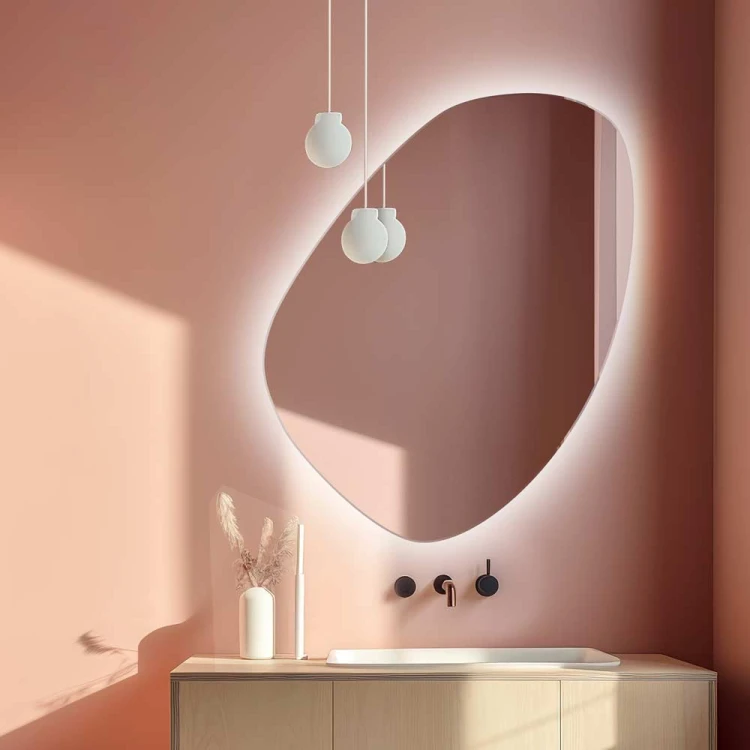 Lustro Eggi podświetlane w łazience, GieraDesign.