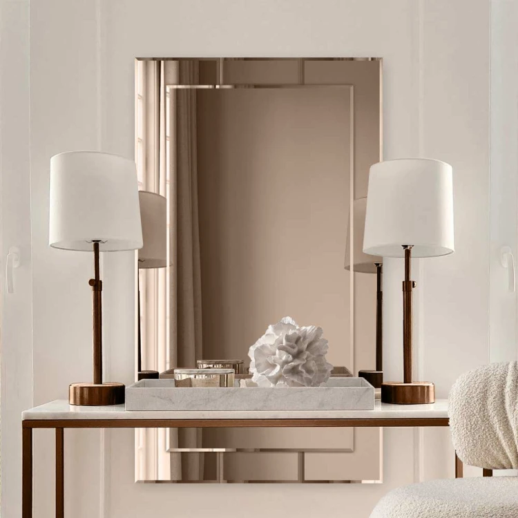 Eleganckie lustro Adena brązowe z ramą z fazowanymi krawędziami. GieraDesign