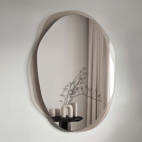 Przybliżenie na lustro Osmo brązowe łazienkowe nieregularne. GieraDesign