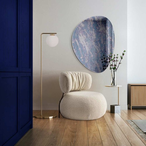 Postarzane lustro Fly Antique w salonie.