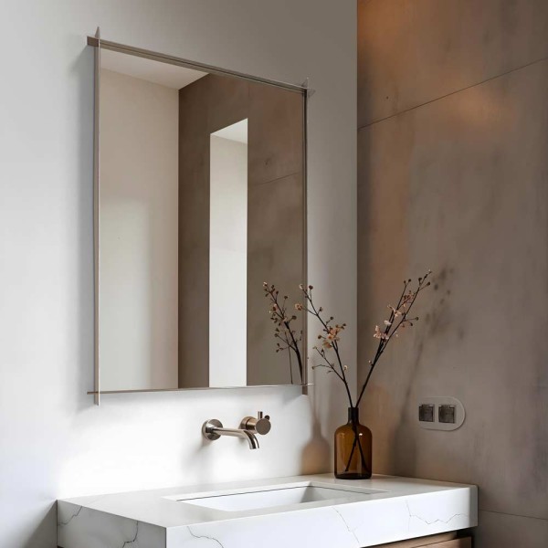 Lustro Monda Slim w stalowej szczotkowanej ramie idealne do Minimalistycznej łazienki. GieraDesign