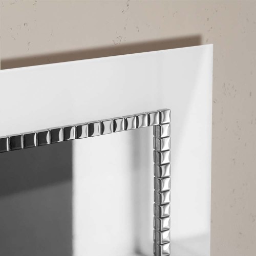 Zbliżenie na białą ramę lustra Bracelet SQ od GieraDesign