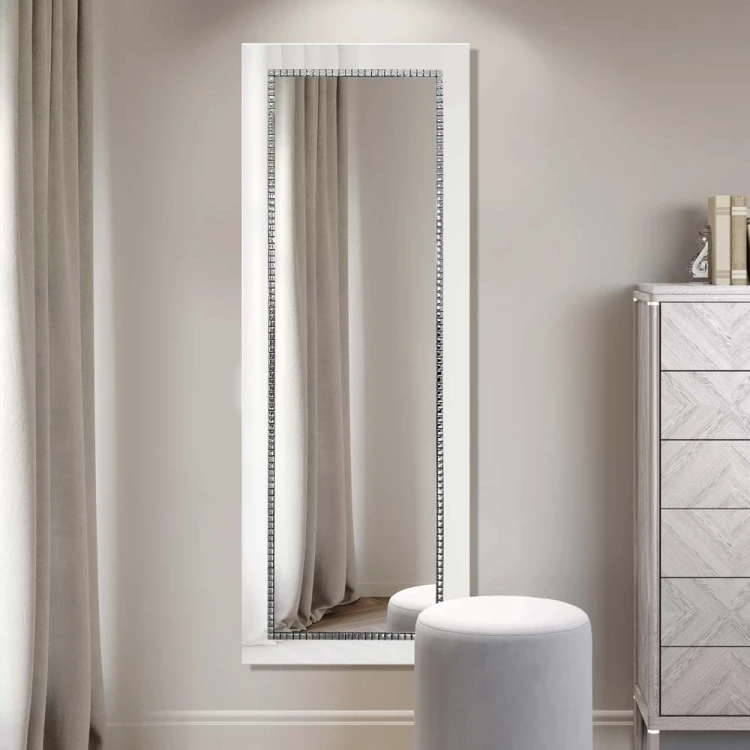 Lustro do sypialni glamour w białej ramie ze srebrną mozaiką, Bracelet SQ od GieraDesign
