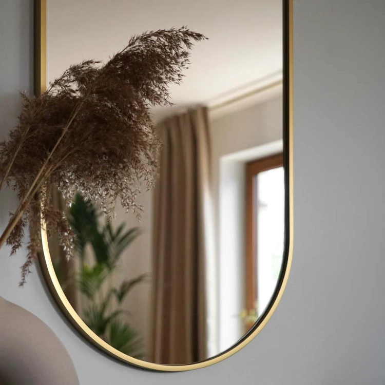 Lustro Ambient Slim złote do korytarza, zbliżenie. GieraDesign