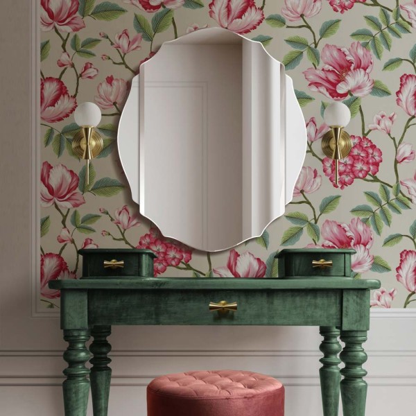 Lustro stylowe z fazą nad zieloną konsolą na tle tapety w różowe kwiaty, GieraDesign.
