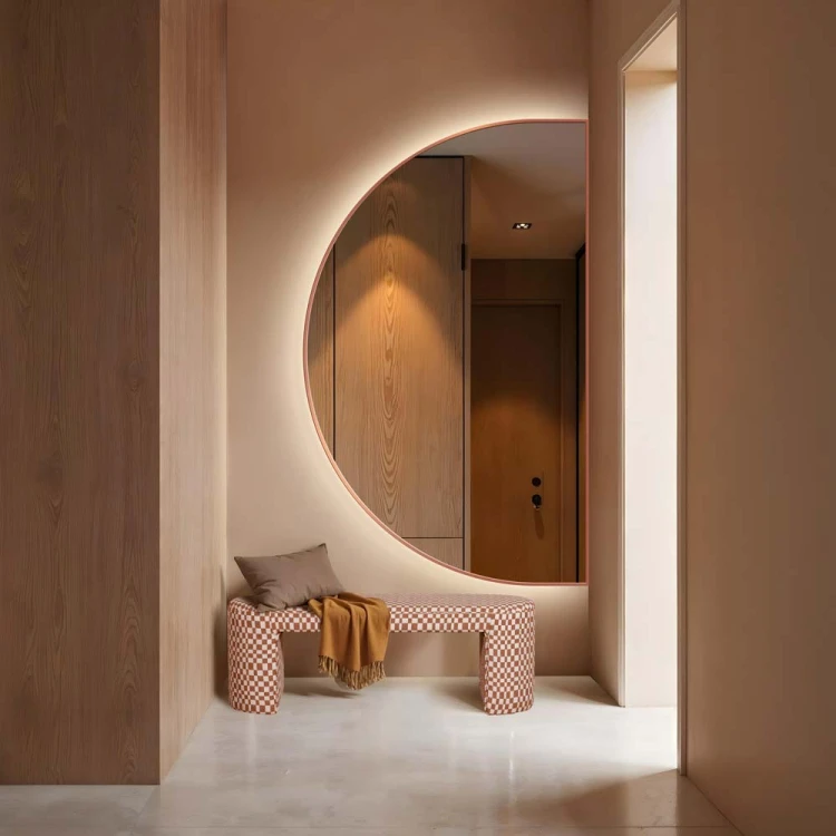 Lustro łukowe w miedzianej ramie LED Portal Wide ideane do przedpokoju.  GieraDesign