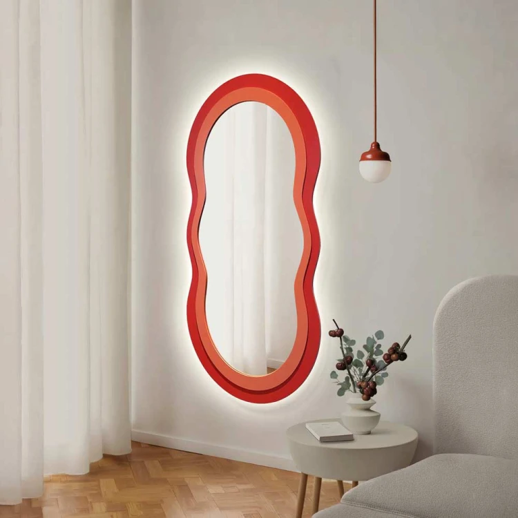 Lustro Pulso Duo LED w czerwonej falowanej ramie, oryginalna dekoracja każdego pomieszczenia, GieraDesign.