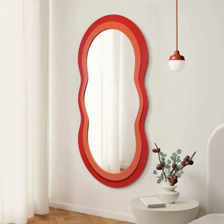 Lustro Pulso Duo Red podłużne w sypialni. GieraDesign