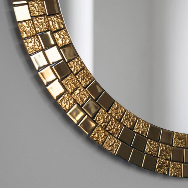 Zbliżenie na ramę lustra Aurea Gold. GieraDesign