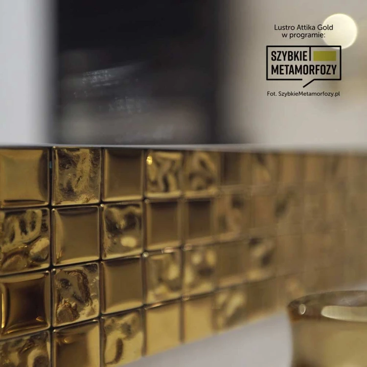 Lustro Attika Gold - w czarno-złotej ramie glamour. Zbliżenie na ramę lustra. GieraDesign