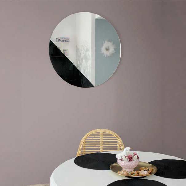 Lustro Sunset czarne nowoczesne w jadalni. GieraDesign.