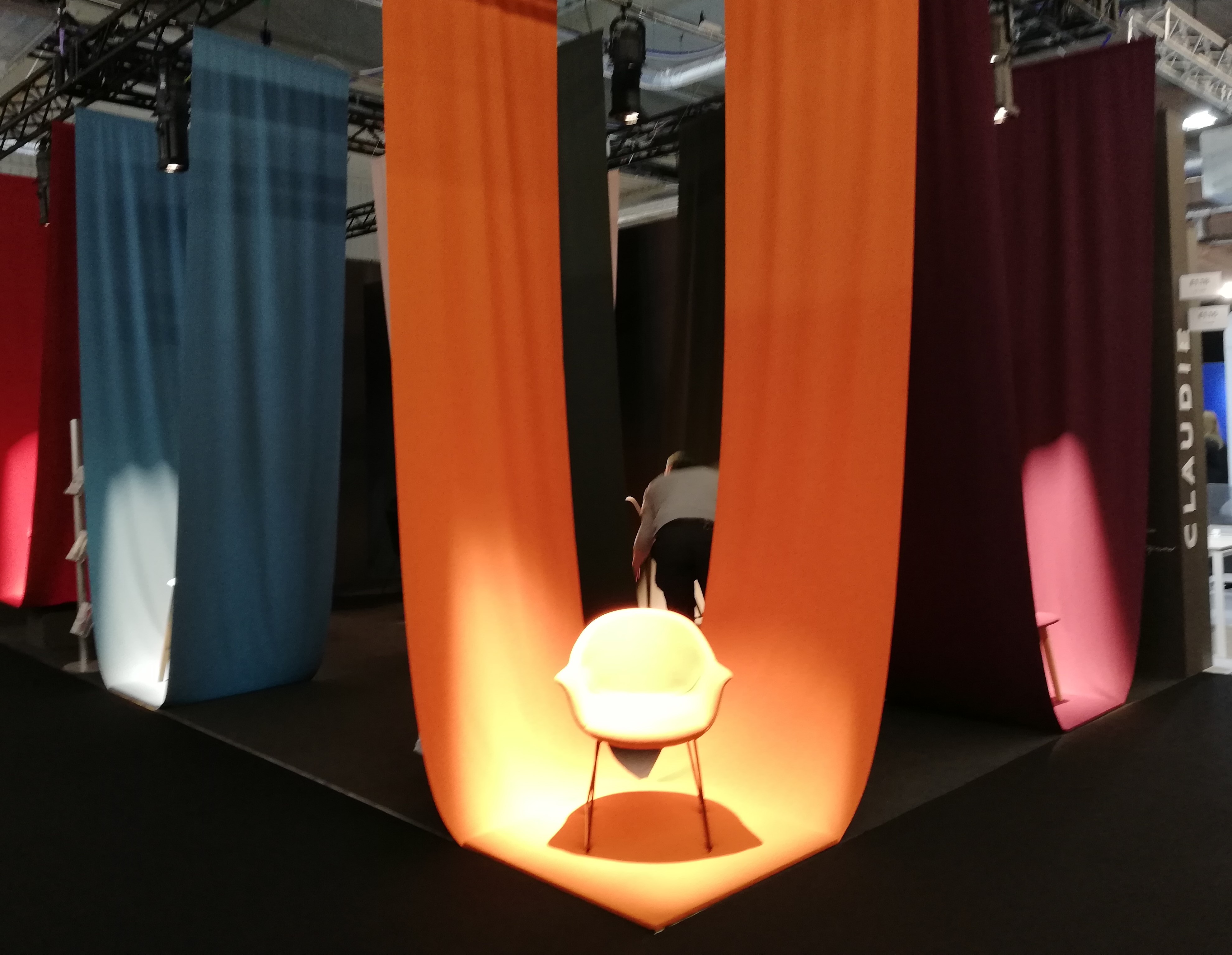 Krzesła tapicerowane Claudie Design