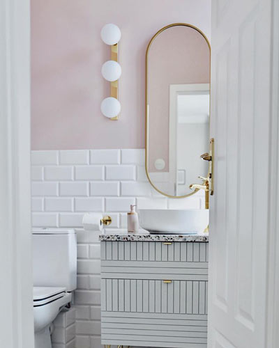 Lustro Ambient Slim złote w łazience u @shinysyl