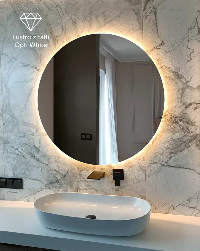 Tafla lustra Opti White, która doskonale odwzorowuje kolory i nie prześwituje przy podświetleniu. GieraDesign