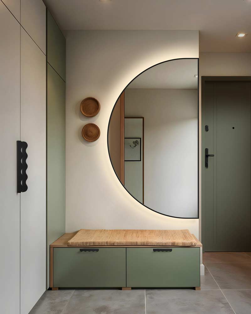 Lustro półokrągłe Portal Wide Led w nowoczesnym przedpokoju